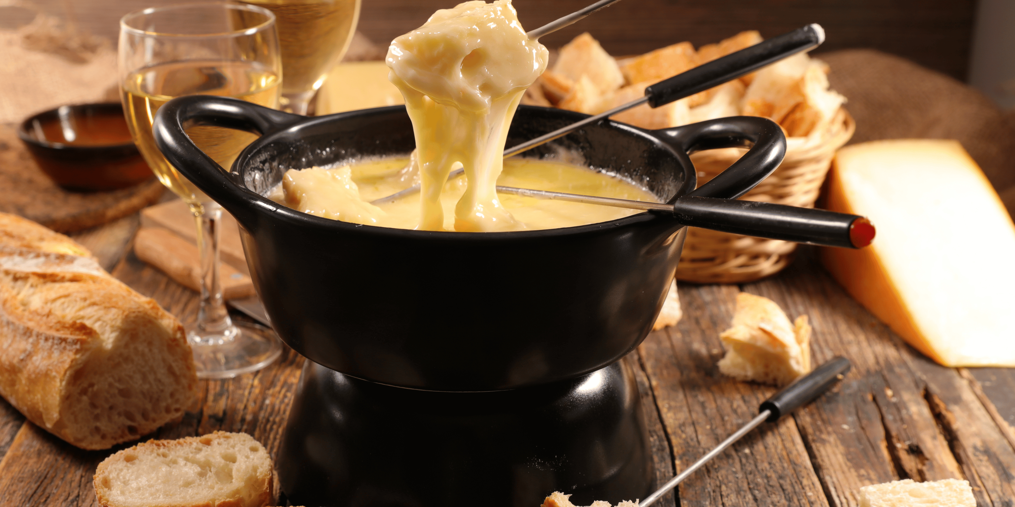 Classic Creamy Gouda and Maasdam Fondue Recipe – Dutch Cheeseman UK