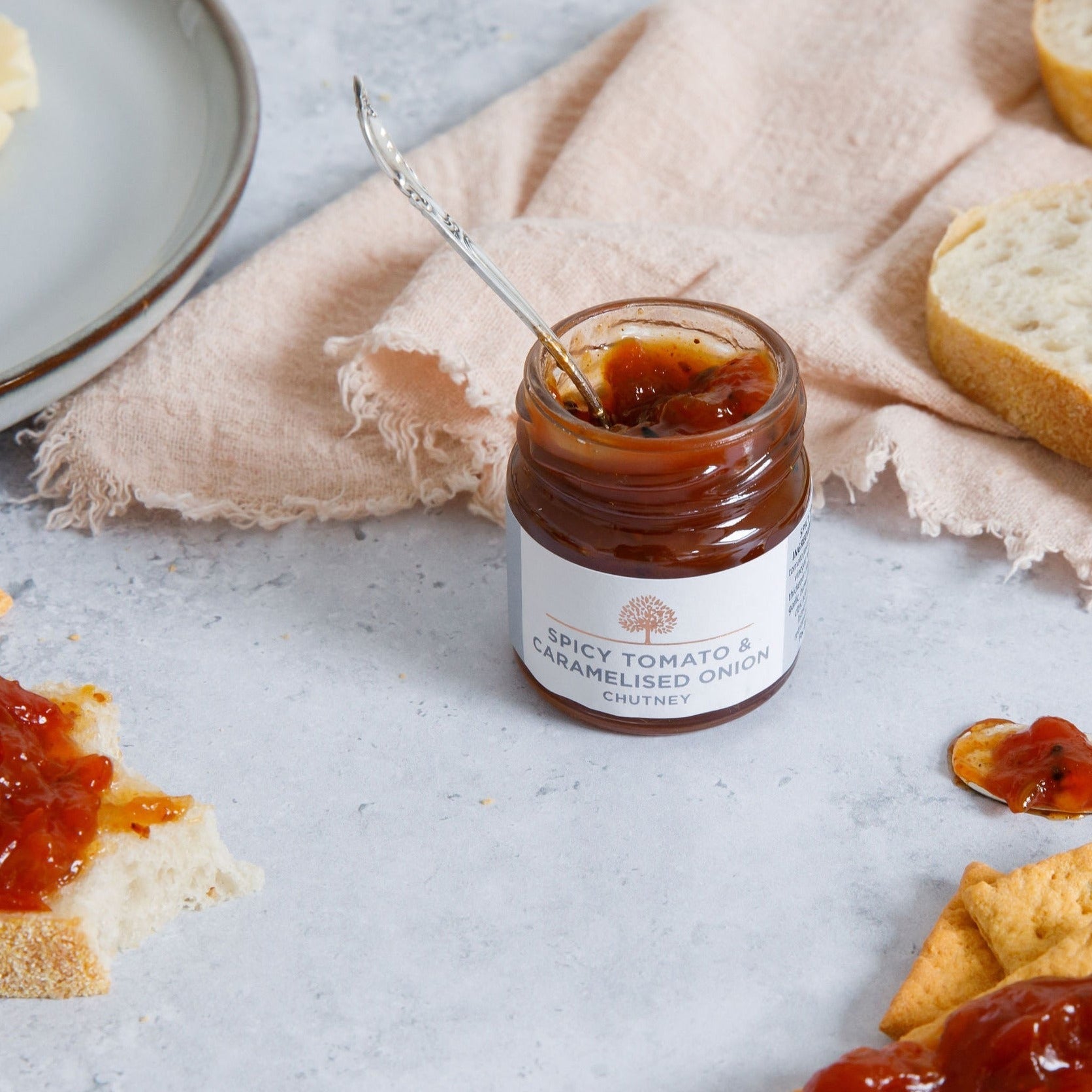 Mini Spicy Tomato & Caramelised Onion Chutney – Dutch Cheeseman UK